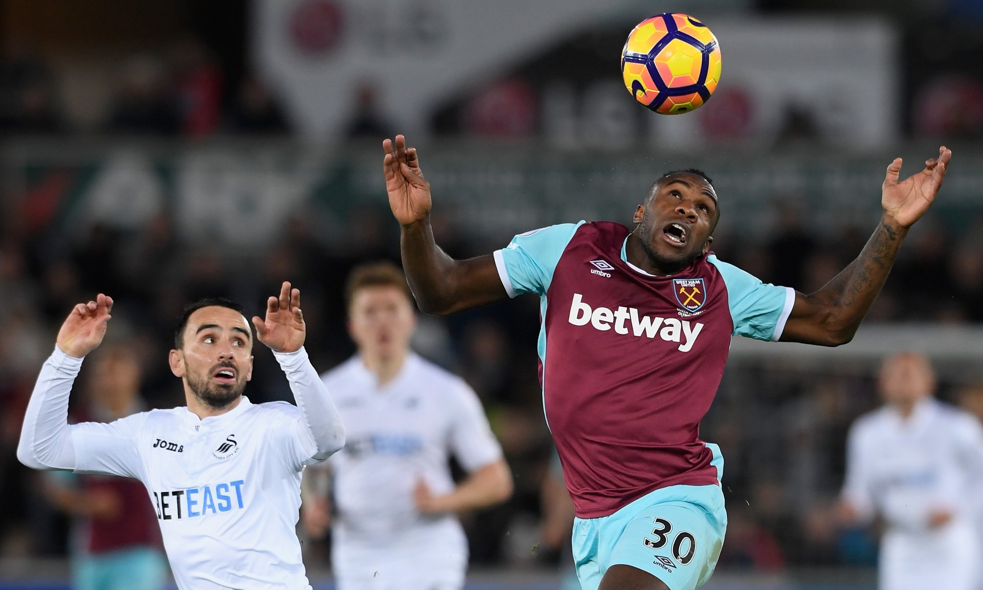 莱万的转会 莱万的转会